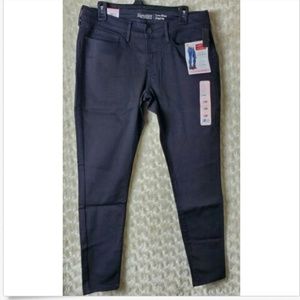 Signature Levis Jeans Sz 14M Low Rise Jegging